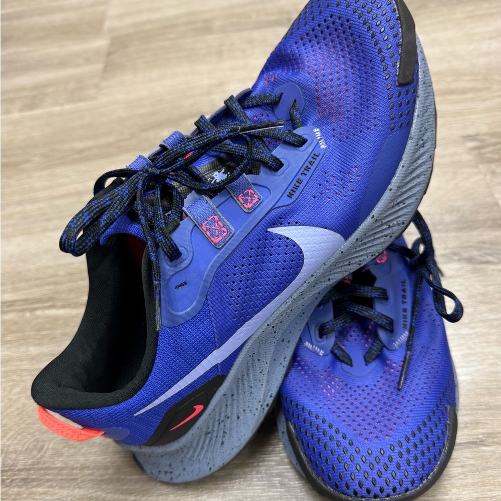 Nike Pegasus Trail 3 in the "Laser Blue/Habanero Red" wms size 8.5